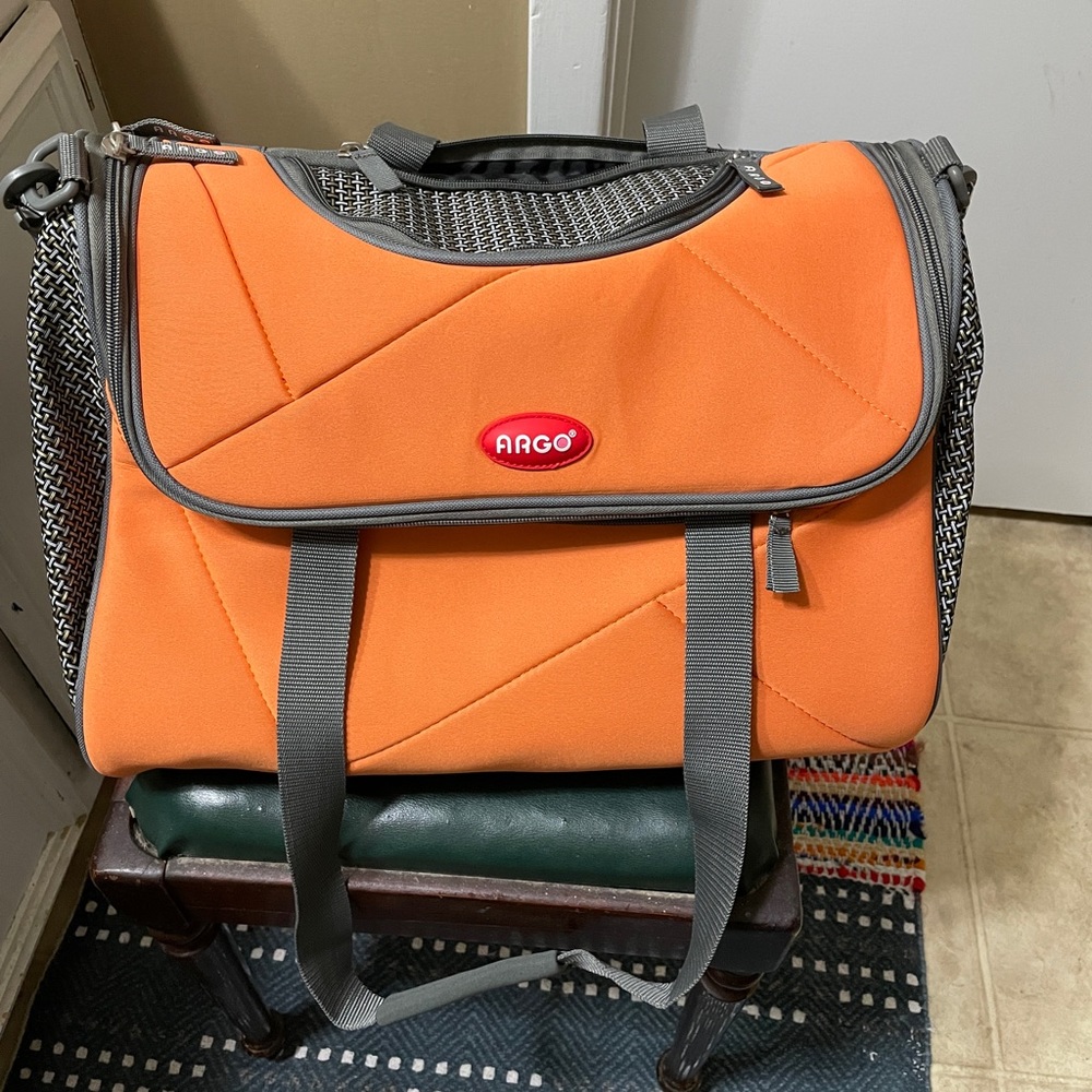 Argo Pet Carrier-Medium NWT Dog or Cat